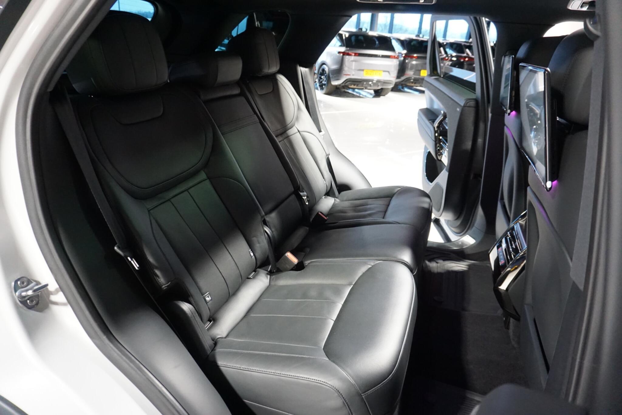 Land Rover Range Rover Sport 3.0 D300 MHEV Dynamic SE SUV 5dr Diesel Auto 4WD Euro 6 (s/s) (300 ps)